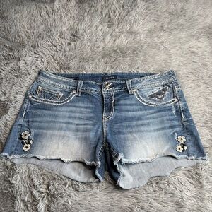 Vigoss Shorts Womens 20 The Chelsea Blue Denim Fringe Hem Flowers Embroidered